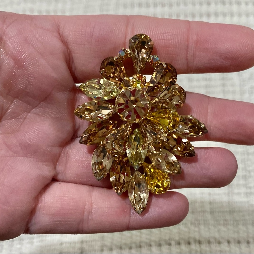 Weiss Vintage Large Gold-tone Topaz Rhinestone Brooch Pin Bling